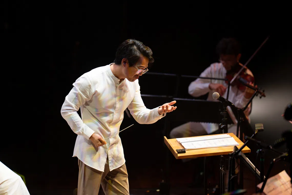 Actor Clement Yeo narrated stories while conductor Dedric Wong led the Nanyang Collective in a musical journey through Singapore history.
