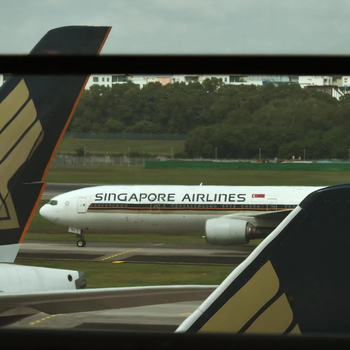 Hundreds of flights have been cancelled at New York’s major airports as a winter storm descends on the city and neighbouring regions.