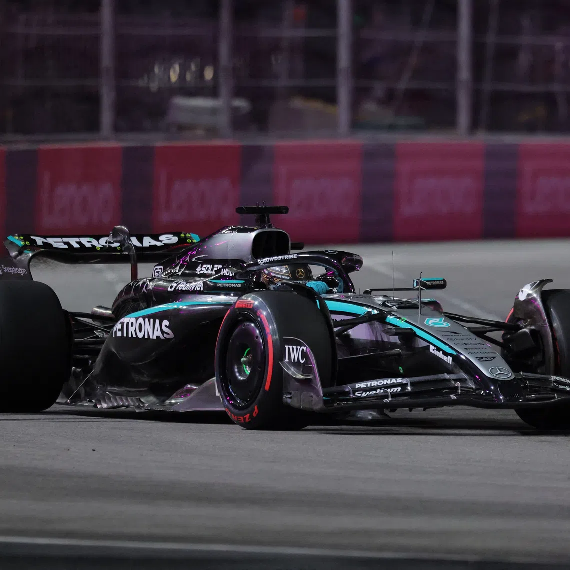 Formula One F1 - Las Vegas Grand Prix - Las Vegas Strip Circuit, Las Vegas, Nevada, United States - November 21, 2025 Mercedes' George Russell in action during practice REUTERS/Daniel Cole