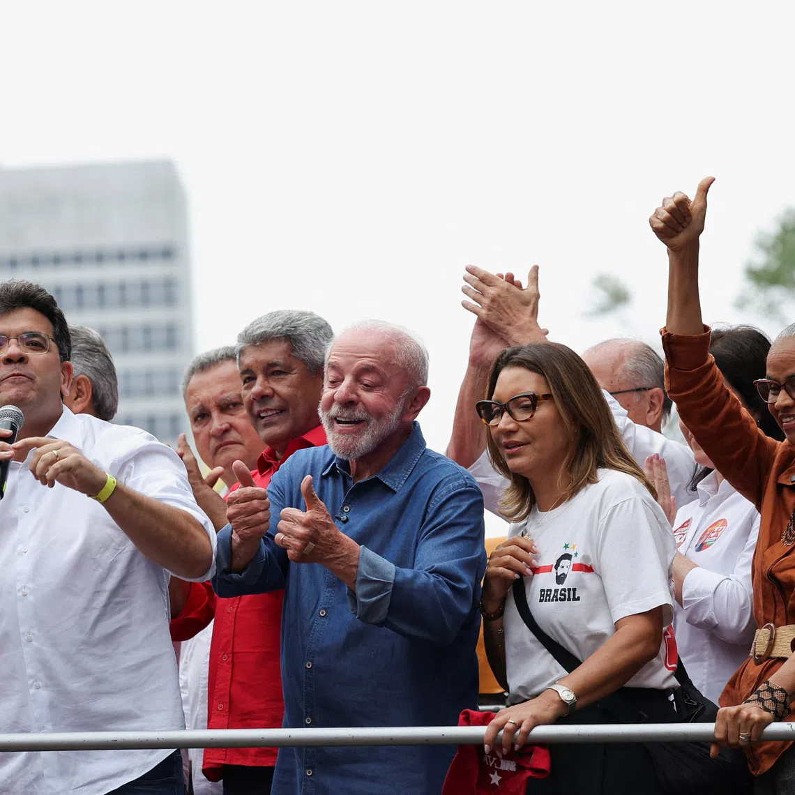 Brazilian President Luiz Inacio Lula da Silva gestures during a protest in defense of democracy and in support of him, ahead of the second round of Brazil's presidential election, in Sao Paulo, Brazil, October 11, 2026. REUTERS/Amanda Perobelli