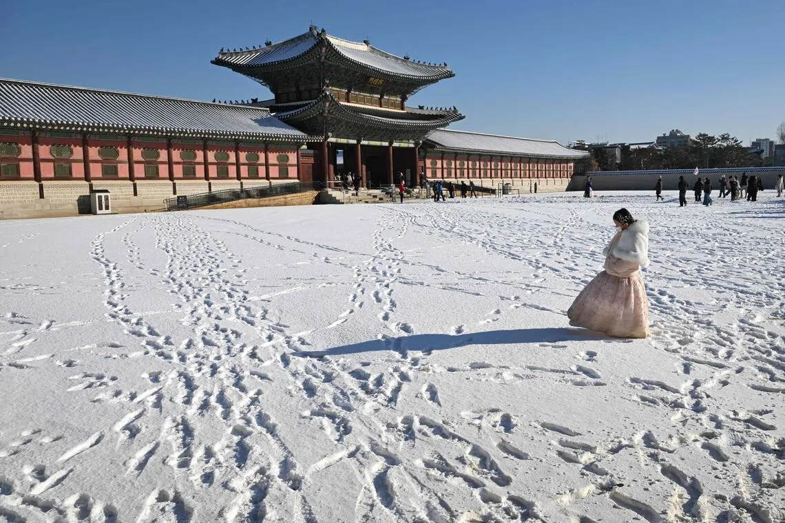 South Korea braces itself for colder weather with temperatures expected to fall below minus 15 deg C