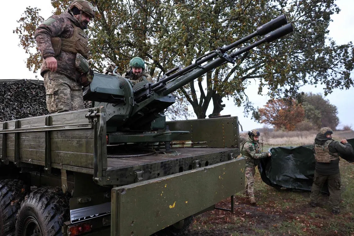 Ukrainian servicemen of Ukrainian Air Defence unit take part in a training in the Kyiv region.