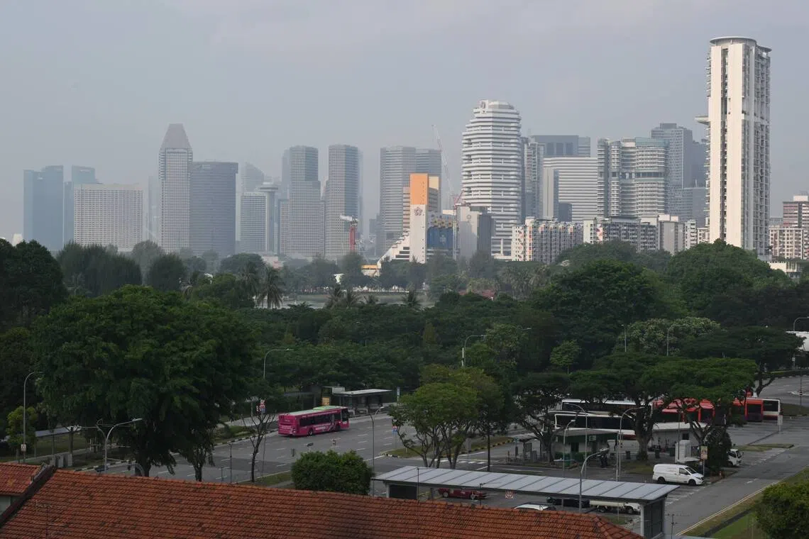 The 24-hour Pollutant Standards Index for the central region dipped to 98 at 9pm on Sept 5.