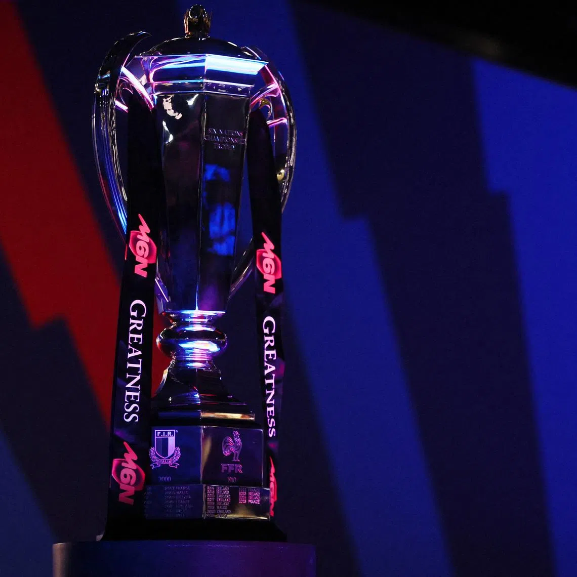 Rugby Union - Six Nations Championship - France v Italy - Stade Pierre-Mauroy, Villeneuve-d'Ascq, France - February 22, 2026 General view of the Six Nations Championship trophy before the match REUTERS/Manon Cruz