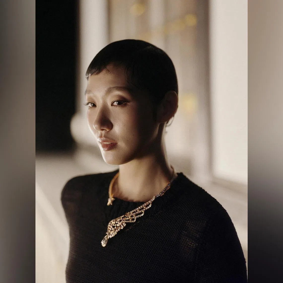 South Korean actress Kim Go-eun wearing Chanel’s Wild At Heart necklace in pink gold, natural polished diamonds and rubies. 