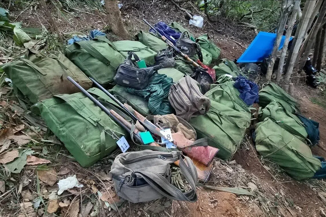 The army said soldiers found 300 kg of ketamine and three guns after searching the alleged smugglers.