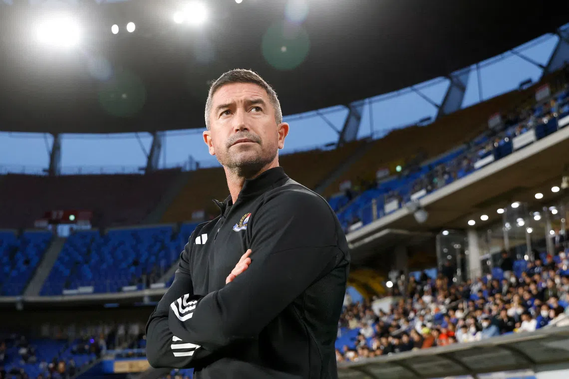 Soccer Football - Asian Champions League - Semi Final - First Leg - Ulsan Hyundai v Yokohama F Marinos - Munsu Football Stadium, Ulsan, South Korea - April 17, 2024 Yokohama F. Marinos coach Harry Kewell before the match REUTERS/Kim Soo-Hyeon