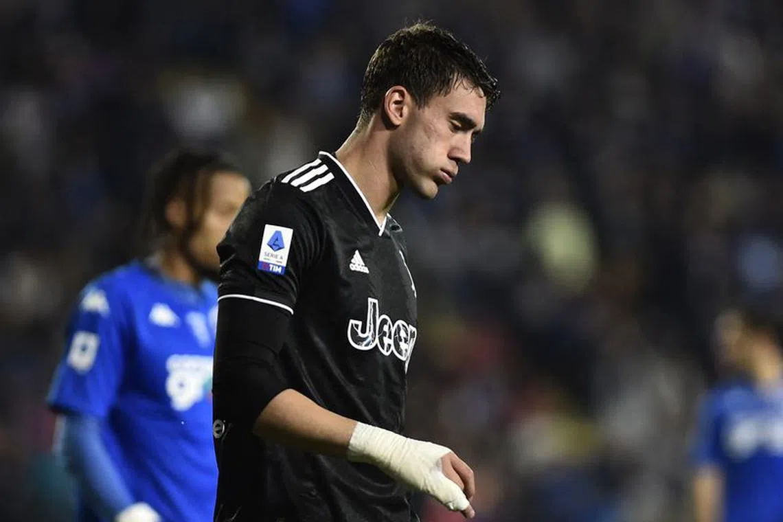 Soccer Football - Serie A - Empoli v Juventus - Stadio Carlo Castellani, Empoli, Italy - May 22, 2023  Juventus' Dusan Vlahovic reacts REUTERS/Massimo Pinca