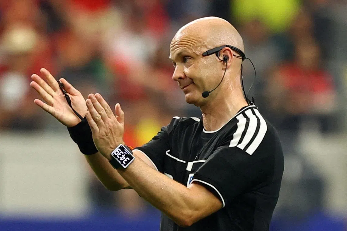 FILE PHOTO: Soccer Football - FIFA World Cup 2026 - Round of 16 - Portugal v Spain - Dallas Stadium, Arlington, Texas, U.S. - July 6, 2026 Referee Anthony Taylor reacts REUTERS/Kai Pfaffenbach/File Photo