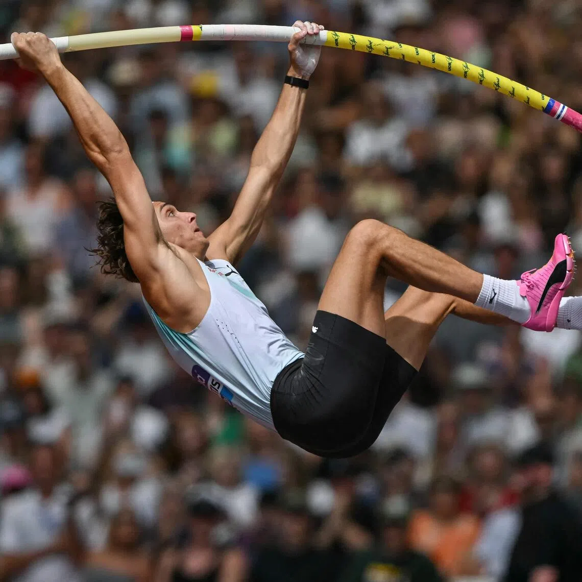Sweden’s Armand Duplantis competing in the men’s pole vault event in London on July 18.  He withdrew from the event with a left thigh problem.