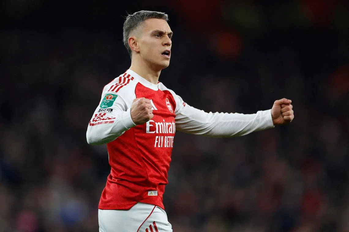 Soccer Football - Carabao Cup - Quarter Final - Arsenal v Crystal Palace - Emirates Stadium, London, Britain - December 23, 2025 Arsenal's Leandro Trossard celebrates scoring a penalty during the penalty shootout Action Images via Reuters/Peter Cziborra/File Photo