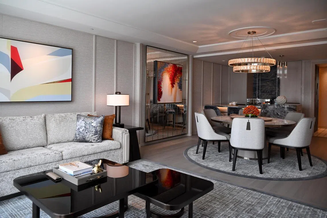 ST20230425_202351393658 Kua Chee Siong/ jlmbs/
NOTE: Embargoed till April 27, 2023.
Generic pix of one of newly refurbished suites at Marina Bay Sands on April 25, 2023.