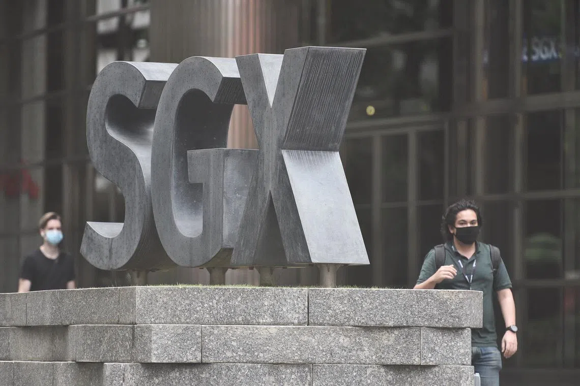 The Straits Times Index has ended Tuesday largely flat, with a decline of 0.01 per cent or 0.34 point to 3,139.98.