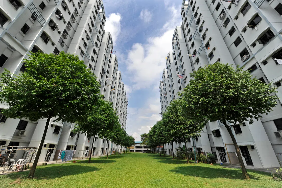 Blocks 81 (left) and 82 (right) Commonwealth Close are among the HDB blocks with the oldest leases. Their 99-year leases began on Jan 1, 1967, which means they have about 40 years left to go.