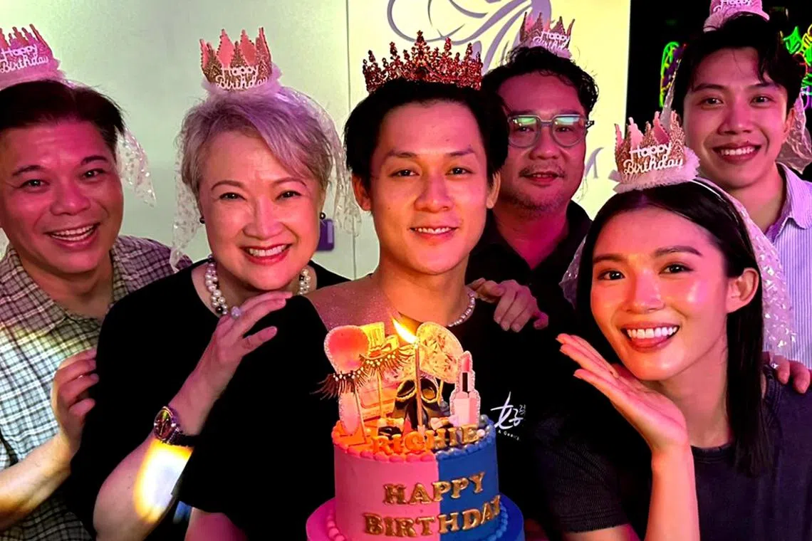 Richie Koh (centre) celebrated his birthday with (clockwise from left) Ong Kuo Sin, Hong Huifang, Melvin Mak, Charlie Goh and Cheryl Chou.