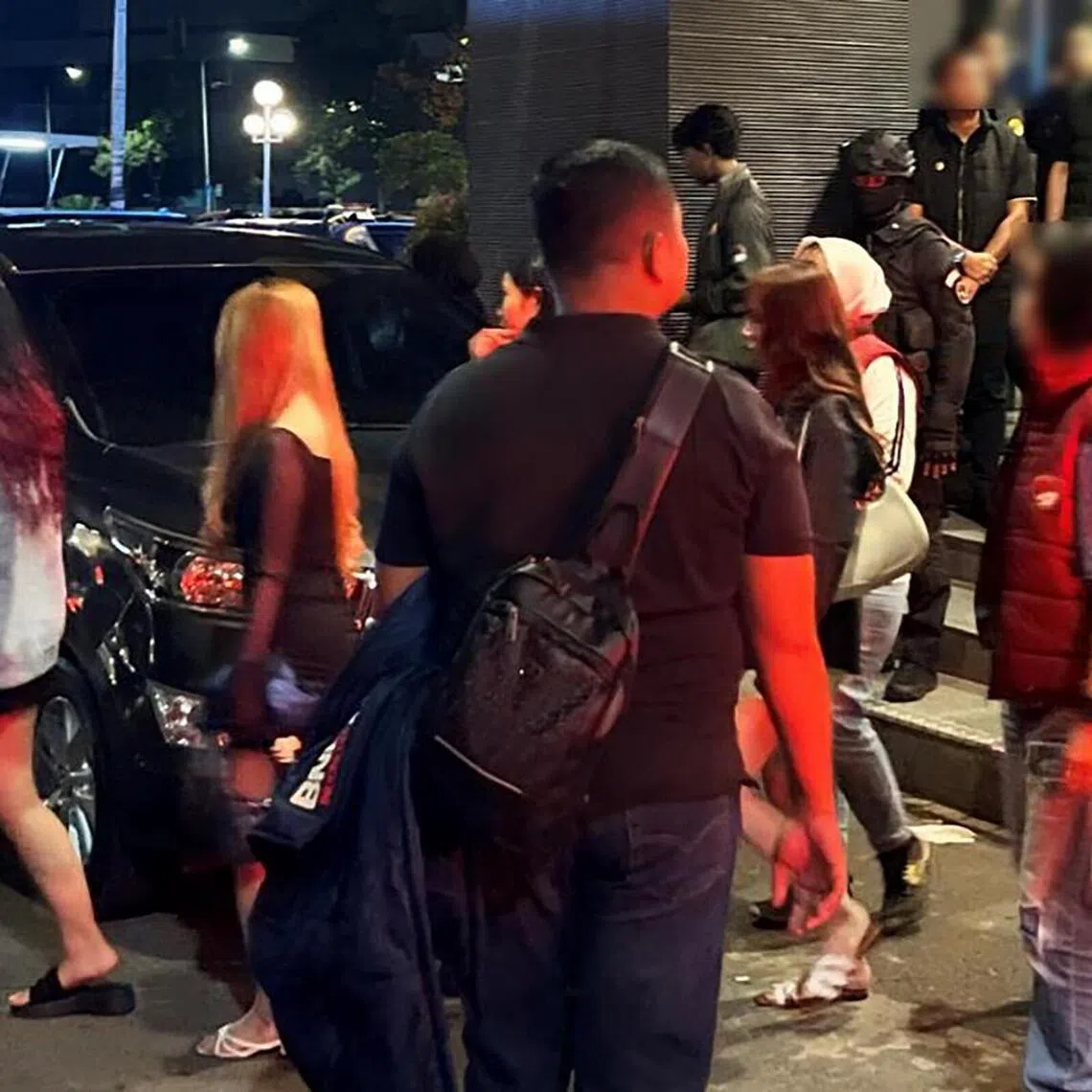 JOINT NEWS RELEASE
30 January 2026

CNB PARTICIPATES IN OPERATION TARGETING PUBLIC ENTERTAINMENT OUTLET IN BATAM 

From 17 to 18 January 2026, Singapore’s Central Narcotics Bureau (CNB) participated in an operation led by Indonesia’s National Narcotics Board (BNN) in Batam, Indonesia, demonstrating the close international cooperation between both agencies in combating transnational drug threats.

Photo (CNB): Suspected drug offenders arrested in the joint anti-drug operation in Batam, Indonesia in the early hours of 18 January 2026.

CENTRAL NARCOTICS BUREAU
BADAN NARKOTIKA NASIONAL
30 JANUARY 2026