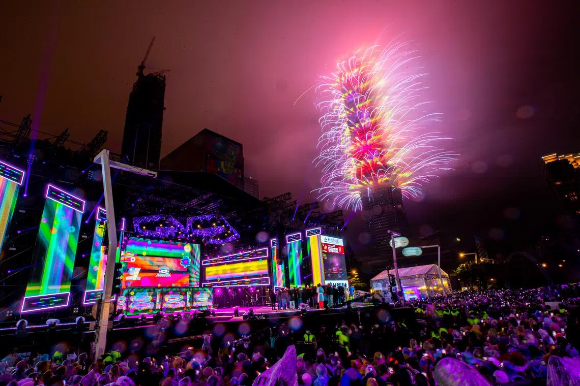 A total of NT$140 billion, part of the tax revenue, would be spent as cash payouts and each citizen would get NT$6,000.