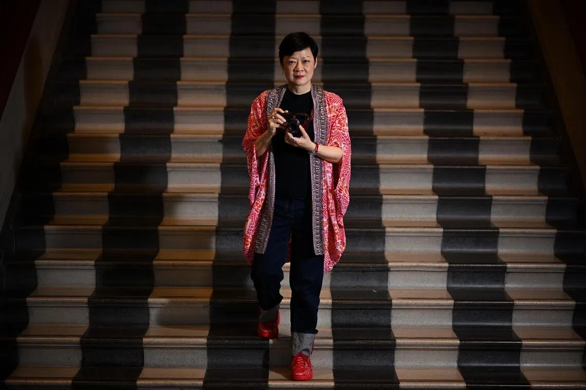 Dr Chua Yang, daughter of artist Chua Mia Tee, is a photographer. 