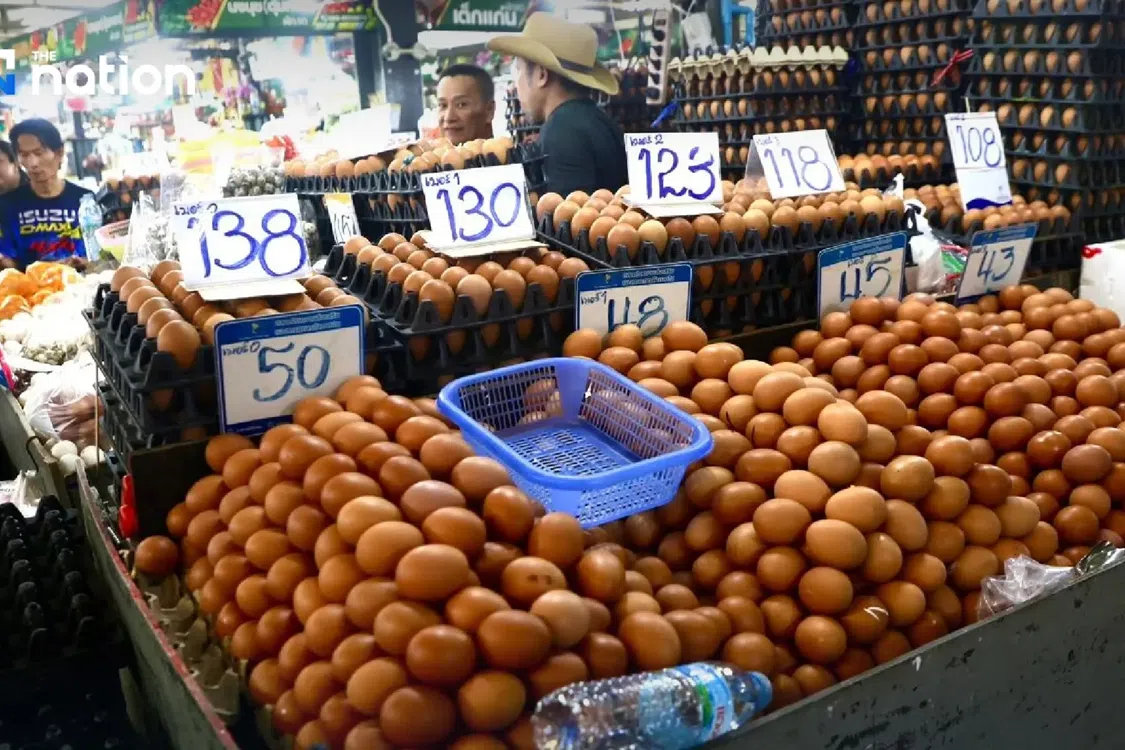 An opinion poll showed many Thais are struggling with higher prices for essential goods in the wake of the oil crisis. 