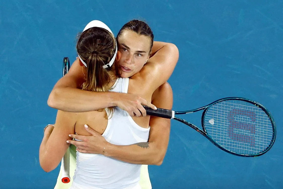 Aryna Sabalenka (facing) defeated her friend Paula Badosa in the Australian Open women's semi-final. Now she has to take her shopping. 