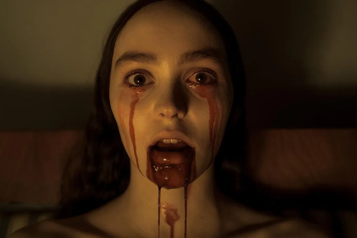 advamp - Lily-Rose Depp in Nosferatu

Source/copyright: UIP
