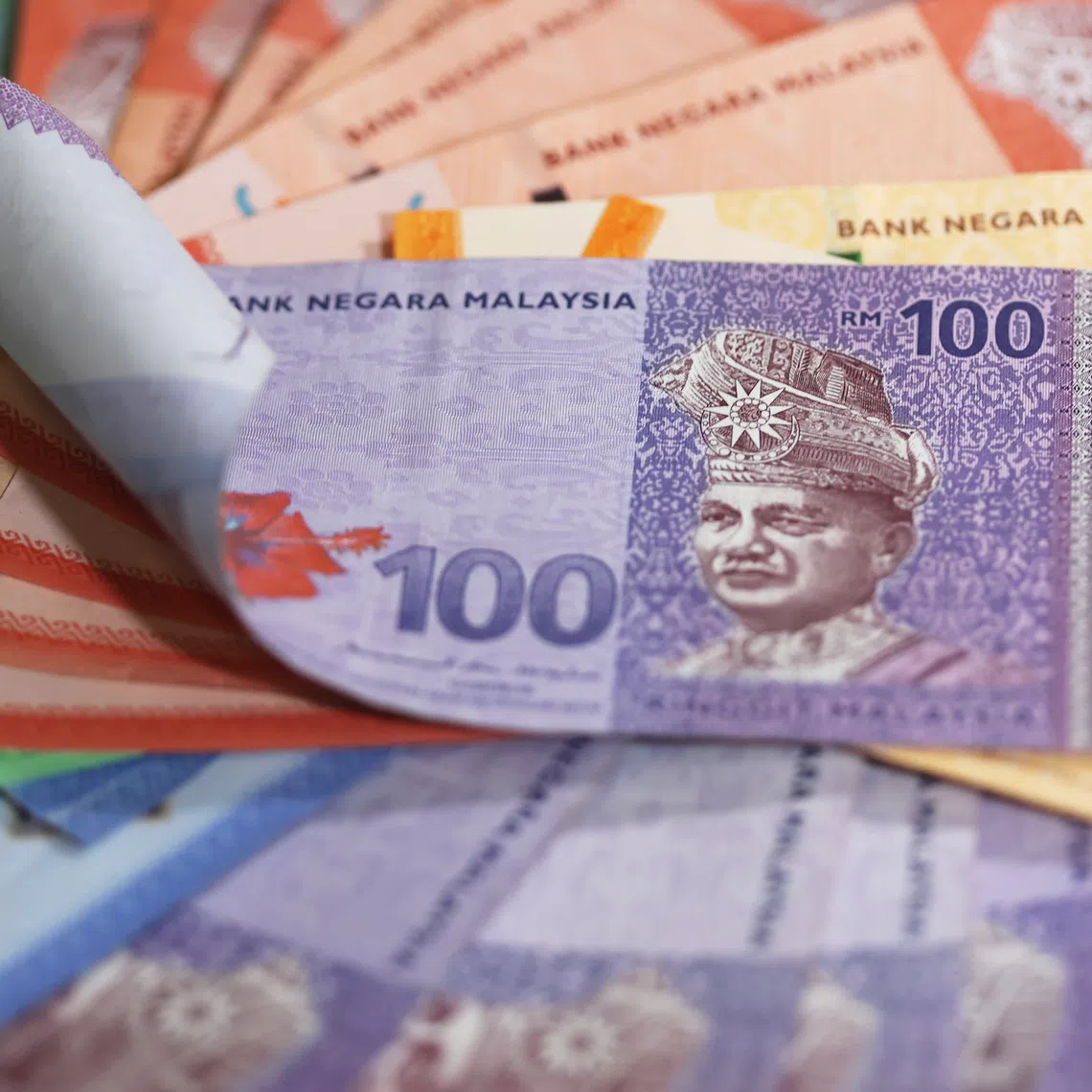 For foreign investors without currency hedges, a stronger ringgit boosts returns on Malaysian bonds.