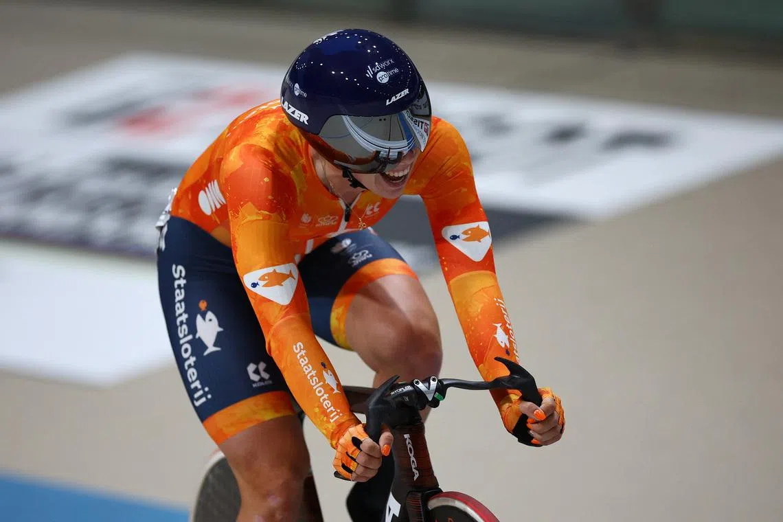 Cycling - UCI Track World Championships - Penalolen Velodrome, Santiago, Chile - October 24, 2025 Netherlands' Lorena Wiebes in action during the women's omnium points race 4/4 REUTERS/Agustin Marcarian