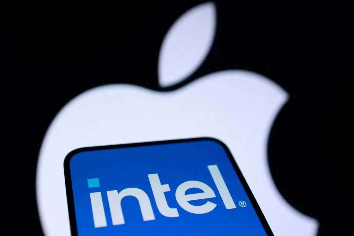 Apple has held exploratory discussions about using Intel and Samsung Electronics to produce the main processors for its devices in the US.