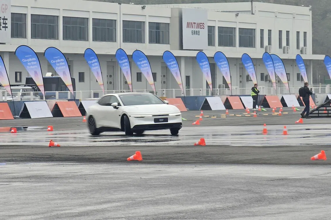 yychinese27 - Zeekr 007 on a skidpan in Hangzhou, China

Credit: Dr Kong Yongyao