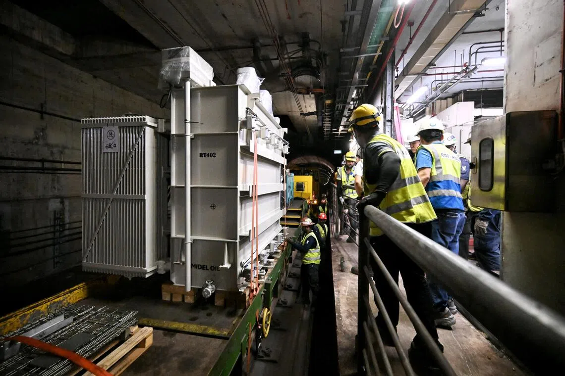 A new rectifier transformer arriving at Potong Pasir Station on Oct 26.
