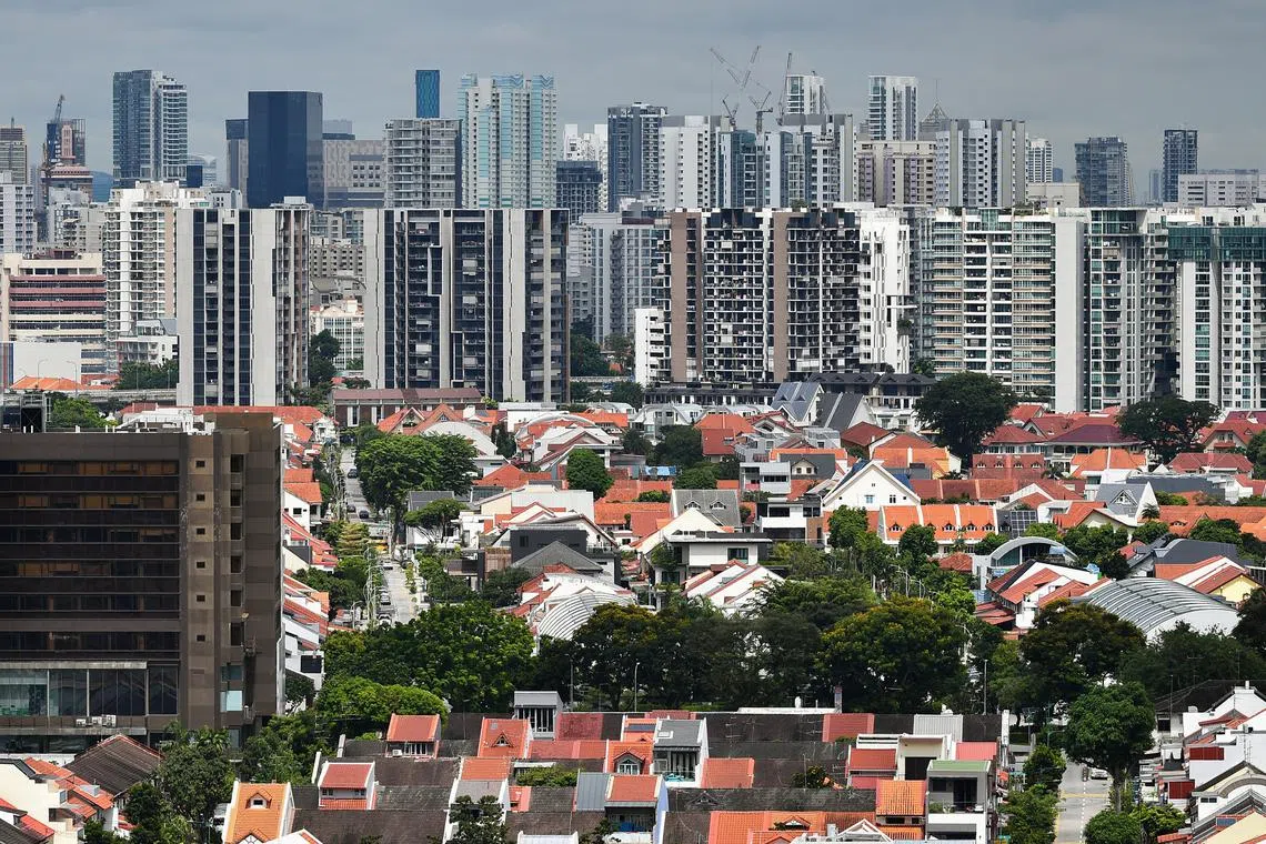 BT20210819-202131104512-Lim Yaohui-pixgeneric/

HDB flats, landed property, private housing estate, office buildings, condominiums and ibis Styles Singapore On Macpherson hotel, as viewed from the rooftop of Novelty BizCentre on Aug 19, 2021.

Can be used for story on housing, property, land, tourism, tourist, invest, budget, population, money, hotel, accommodation, commercial, office, finance, financial, and income.

(ST PHOTO: LIM YAOHUI)