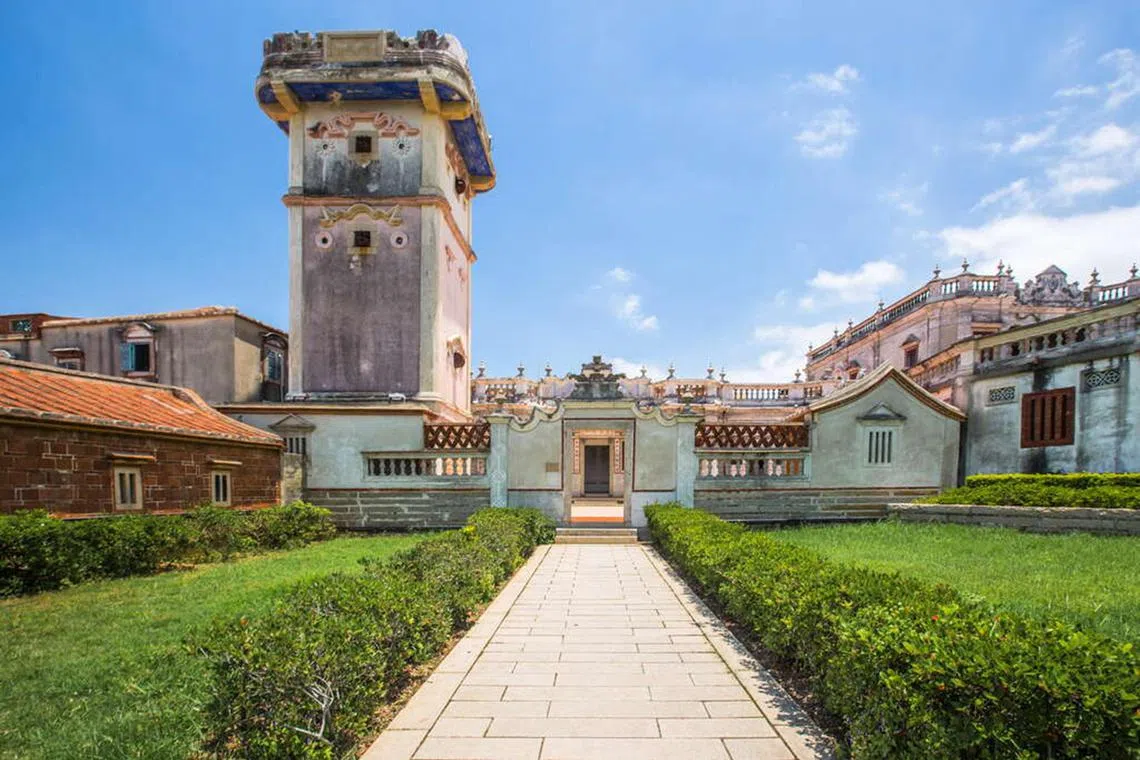 The 11m-tall Deyue Tower was erected in 1931 to defend a magnificent mansion in Shuitou Village.
