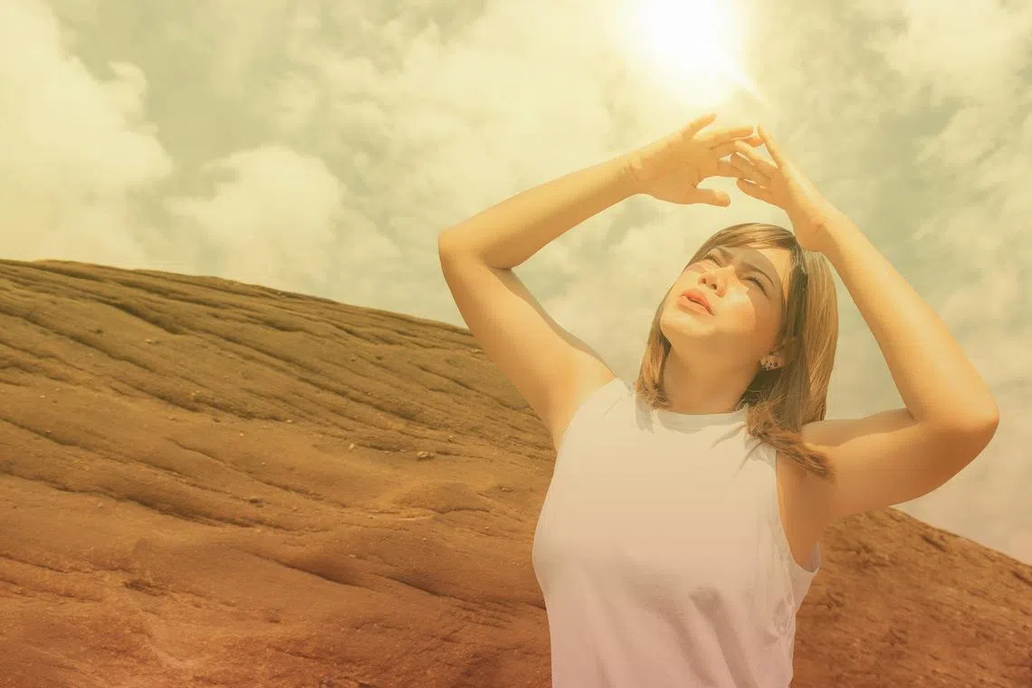 llhaze02 - Picture of an Asian woman looking up And stand against the hot sun With a mood. of frustration Focus on face


Credit: ISTOCKPHOTO