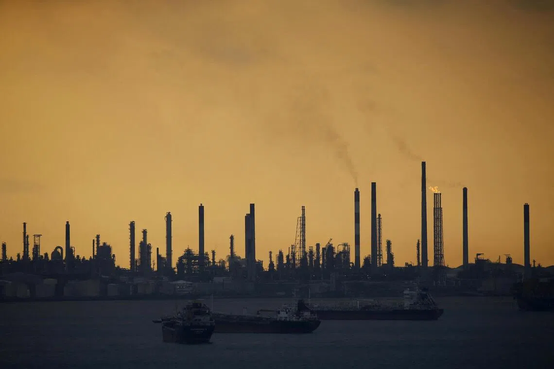 Combined onshore oil product inventories were at 38.134 million barrels in the week ended October 21, Enterprise Singapore data showed.