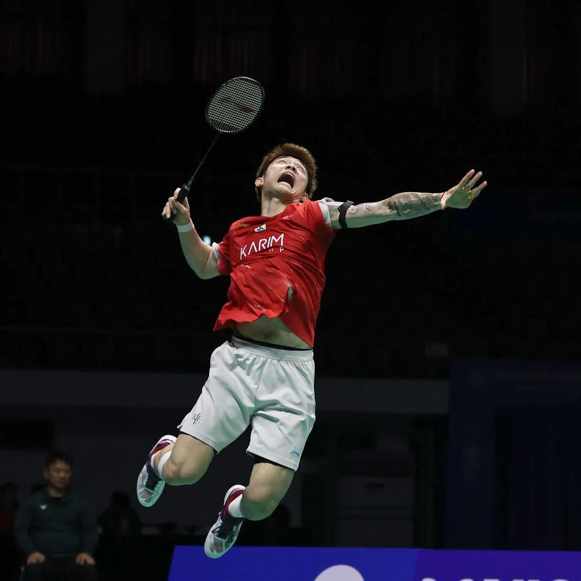 Singapore's Jason Teh beats Japan's Yudai Okimoto 21-14, 21-15 to win the Korea Masters men's singles title.