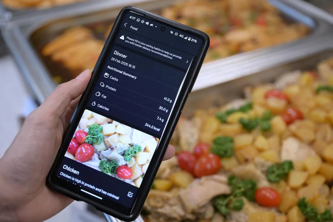AI-powered carbohydrate calculation by uploading food pjotos to the BUZUD app. Photo taken on Feb 26, 2025.