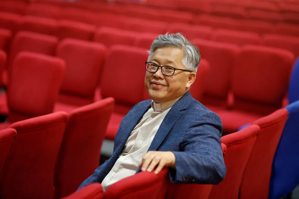 Pastor Jin Mingri was charged with the crime of “illegally using information networks”.