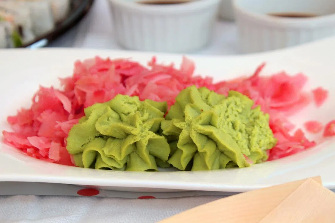 Wasabi contains 6-methylsulfinyl hexyl isothiocyanate, which is known to have anti-inflammatory and antioxidant properties. 