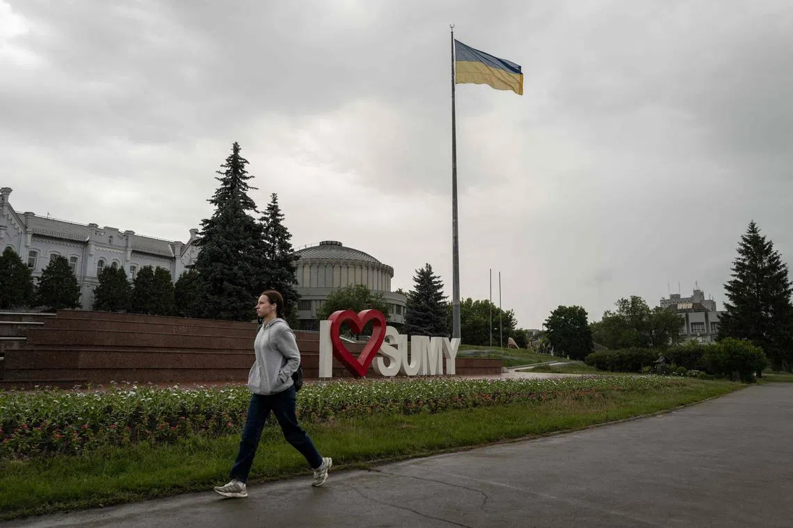 Ukrainian bloggers said on June 12 that Russian forces had advanced to within 20km of the city of Sumy.