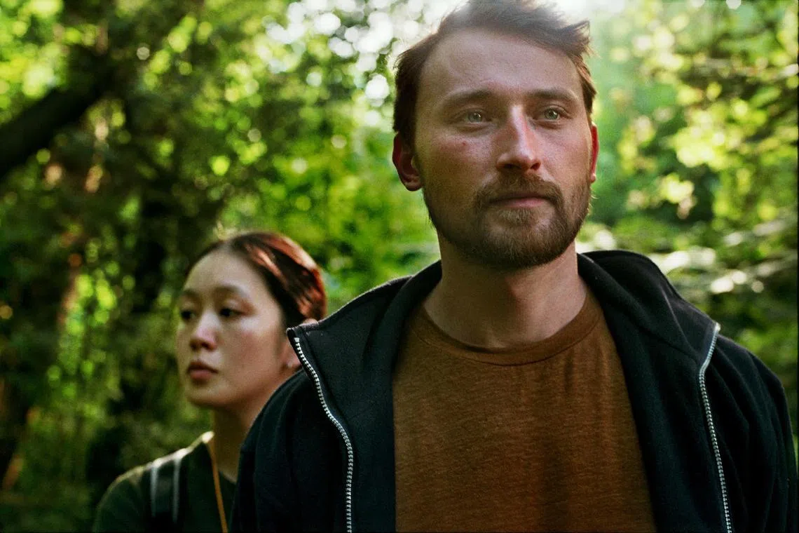 jopicks25 - Liyo Gong and Stefan Gota in Bas Devos' Here.




Source: European Union Film Festival/Cinema Guild