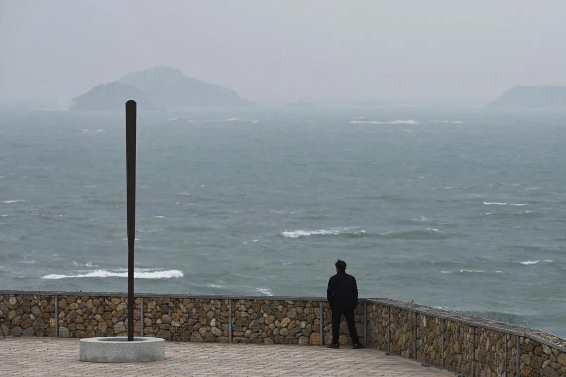 Taiwan said on June 19 that a British Navy patrol vessel sailed through the Taiwan Strait.