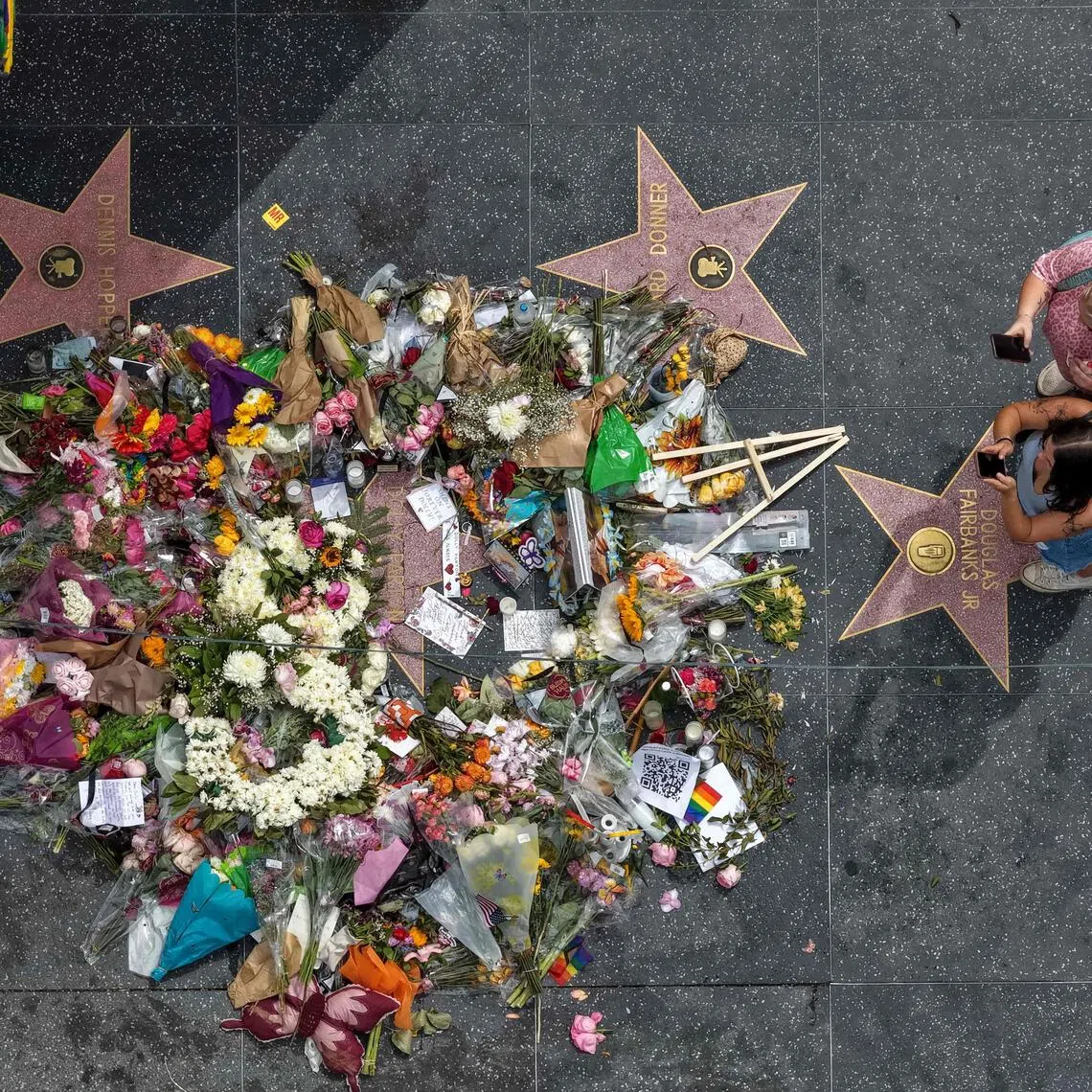 The United States has been in mourning since the death of the beloved singer last week at the age of 80.
