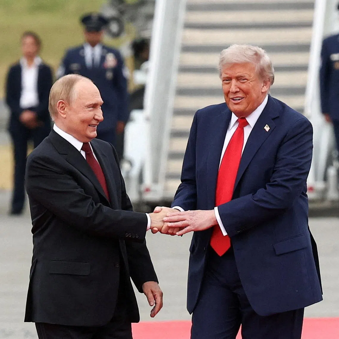 No plans are in place for a telephone call between Russian President Vladimir Putin and US President Donald Trump.
