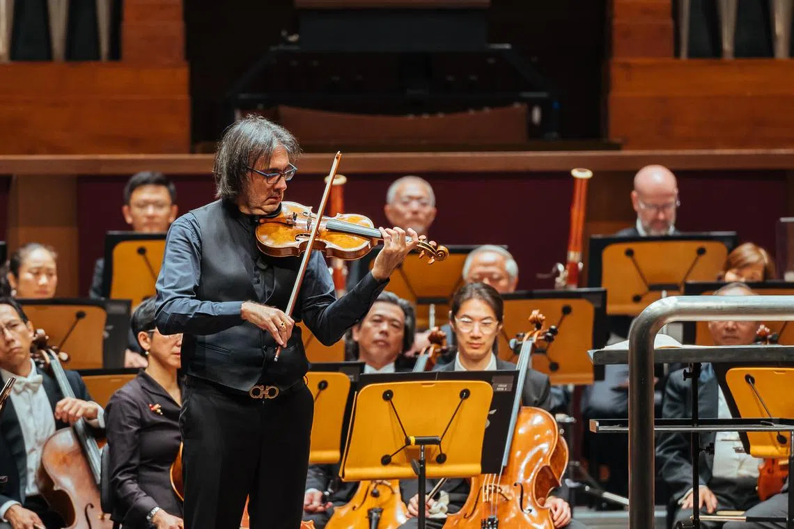 mbleo16 - Violinist Leonidas Kavokos played two shows over the weekend,  the first with the Singapore Symphony Orchestra and the second in a solo recital. 




Copyright and credit : Nathaniel Lim