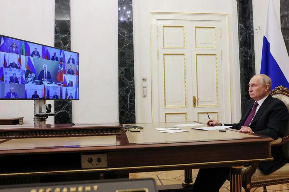 Kremlin: Russia must hold 2024 presidential vote on schedule despite ...