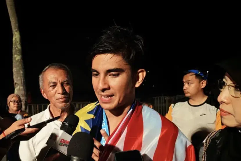 Mr Syed Saddiq crossed the finish line of the gruelling Ironman Malaysia in an impressive 12 hours, 22 minutes, and 18 seconds.