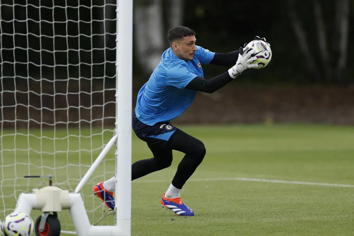 FILE PHOTO: Soccer Football - Europa Conference League - Chelsea Training - Cobham Training Centre, Cobham, Britain - August 21, 2024 Chelsea's Djordje Petrovic during training Action Images via Reuters/John Sibley/File Photo