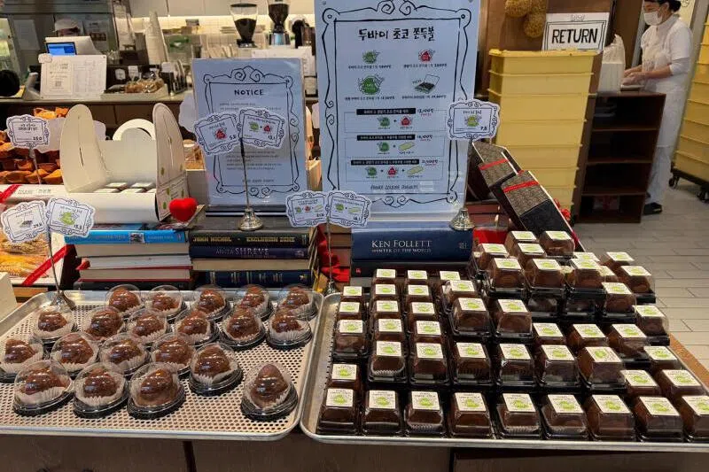 Viral today, forgotten tomorrow: The Moment Economy shows limits to trend-jacking marketing