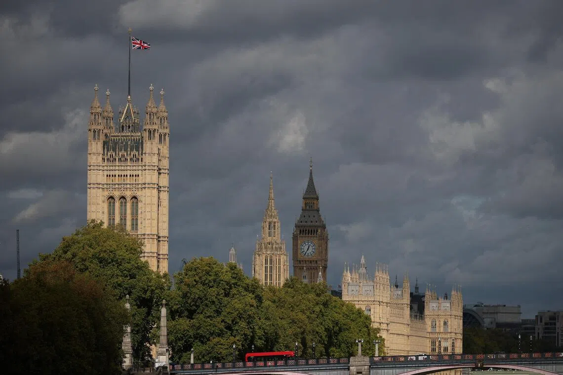 The British government advises households to be self-sufficient for three days in case of an emergency.