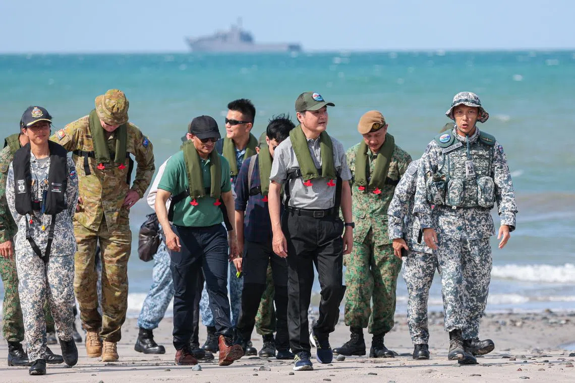 CMG20241113-JasonLee01/李冠卫/张佳莹/OA trip: Exercise Wallaby 2024 [Rockhampton] Exercise Trident - SMS Heng arrives at Freshwater Bay via FCU to view ship-to-shore (STS) projection